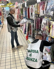 Operazione "Carnevale sicuro", sequestrata droga e maschere e denunciate 7 persone