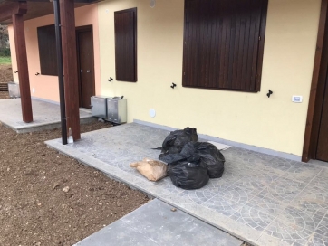 Ci rifiutiamo di consegnare le casette, la rabbia dei sindaci Giuseppetti e Ceregioli.