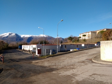 Primi giorni nei container di Vallicelle  per gli sfollati di Camerino   Nuove foto
