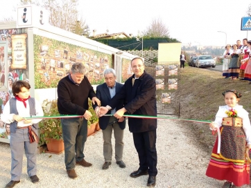 Camerino-  Taglio del nastro e benedizione per l'Ufficio IAT al City Park